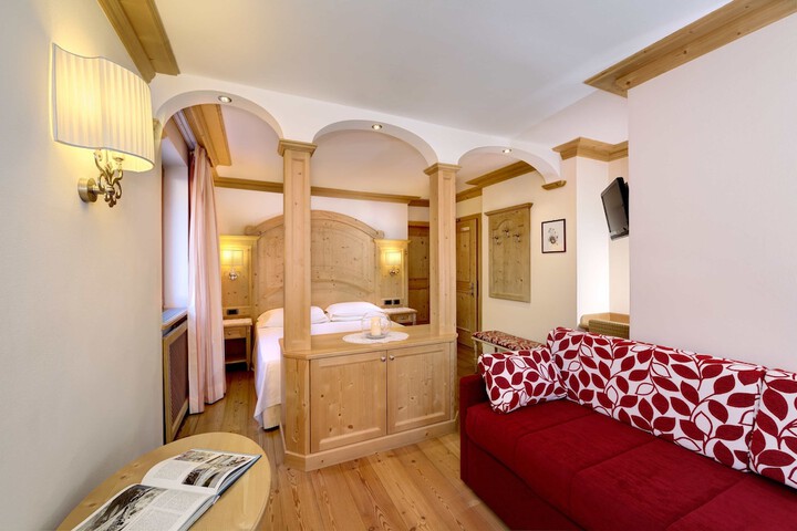 Room 6 of 44