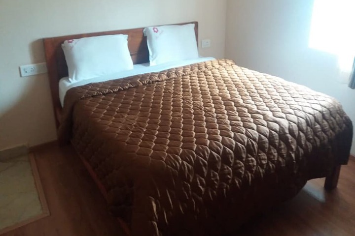 Room 3 of 12