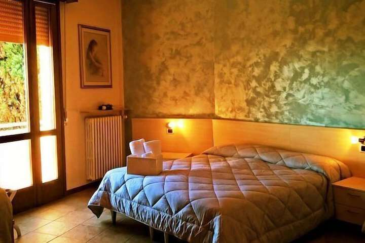 Room 6 of 20