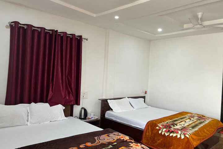 Room 4 of 48