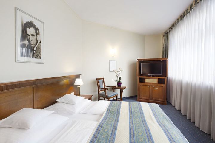 Room 15 of 67