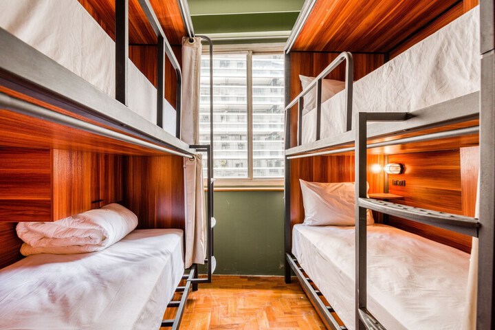 Room 17 of 40