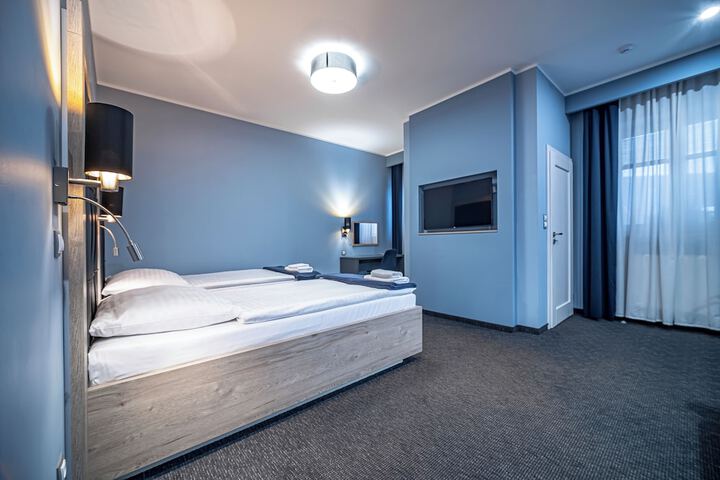 Room 9 of 82