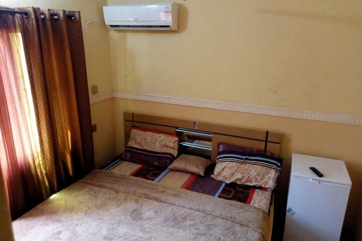 Room 13 of 38