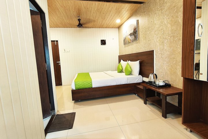 Room 27 of 78