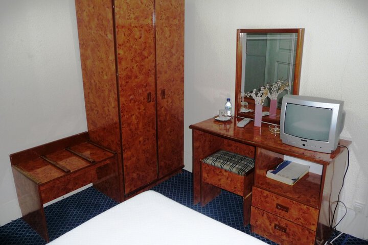 Room 16 of 30