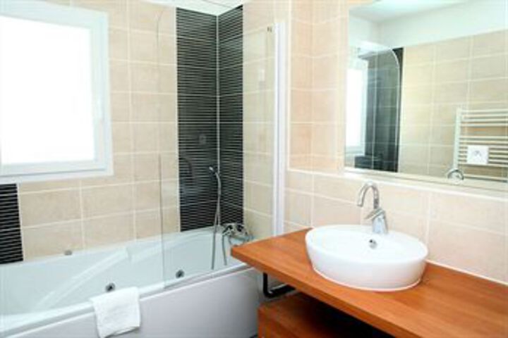 Room 2 of 23