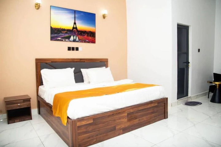 Room 6 of 31