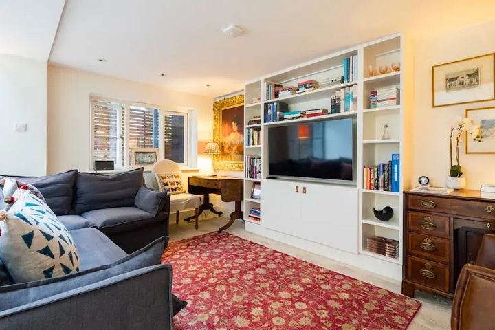 Room 4 of 20