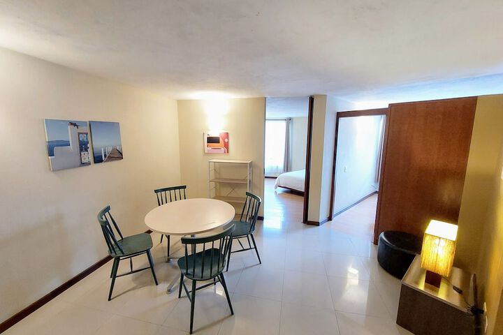Room 28 of 64