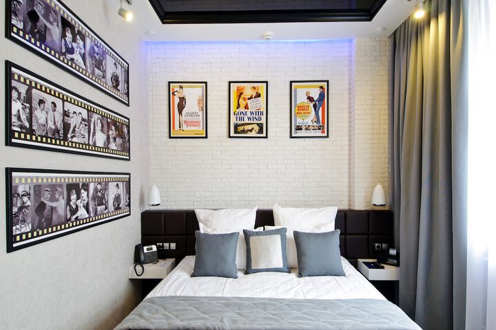 Room 10 of 63