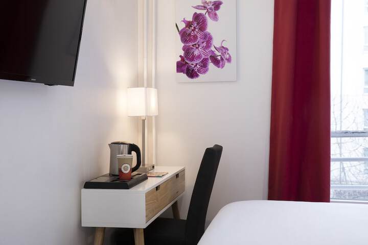 Room 2 of 34