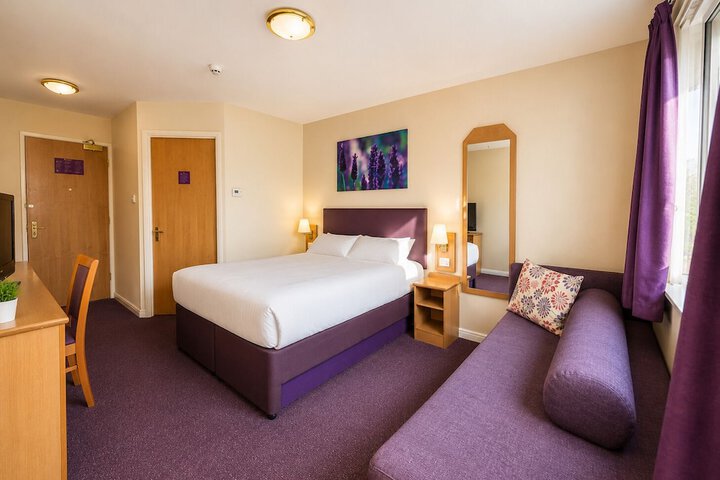 Room 25 of 52