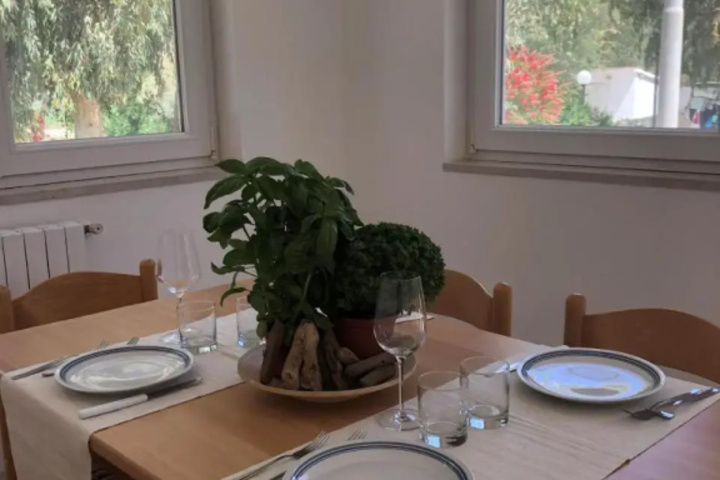 Dining 11 of 11