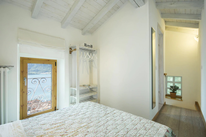 Room 2 of 2
