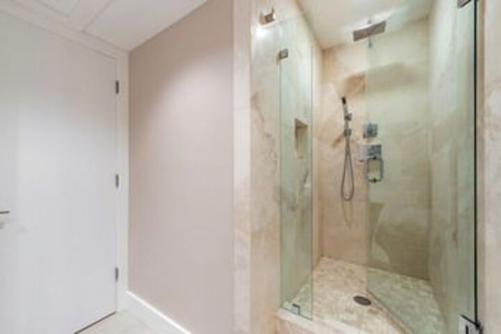Room 7 of 23