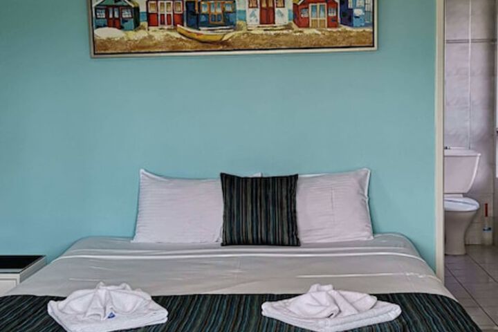 Room 8 of 77