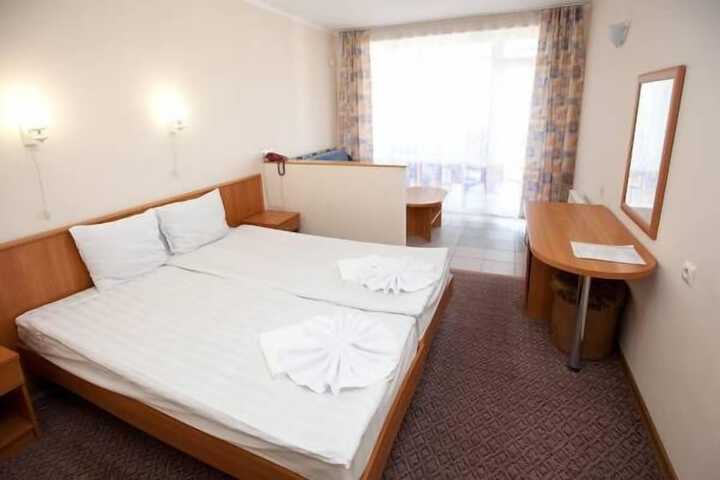 Room 14 of 26