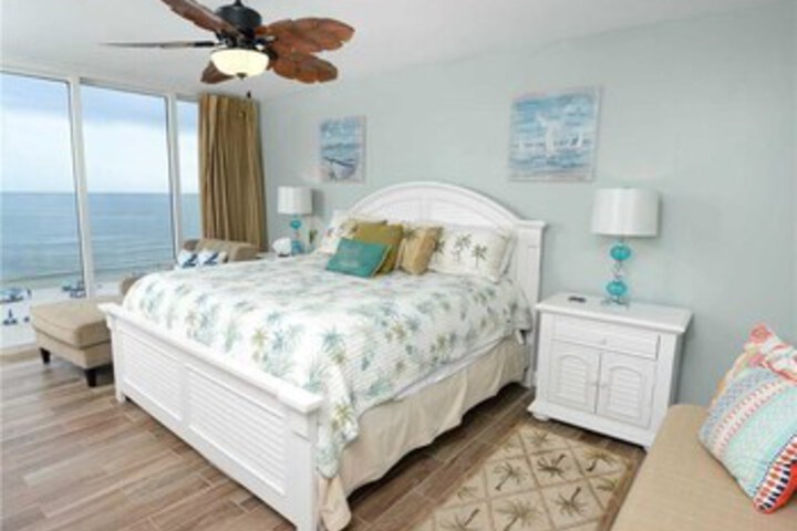 Room 18 of 25