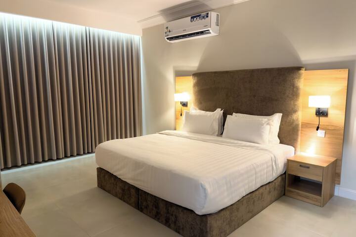 Room 11 of 23