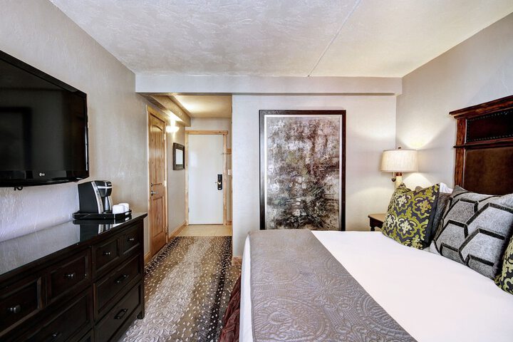 Room 15 of 302