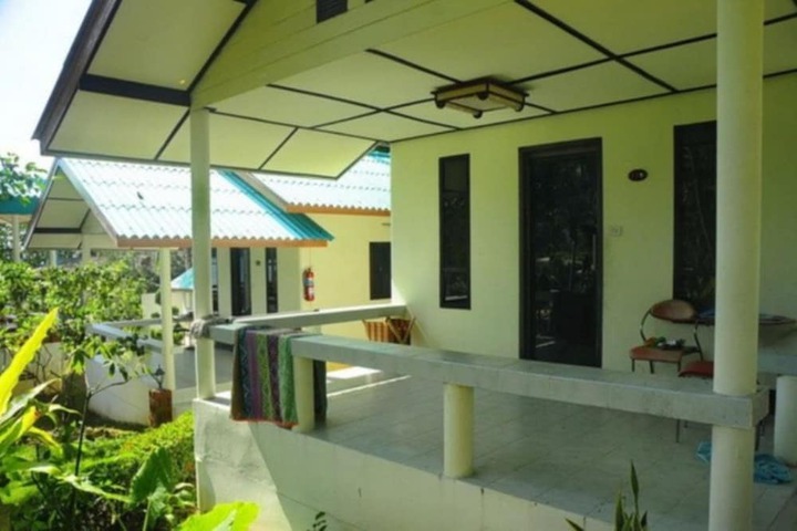 Room 6 of 33