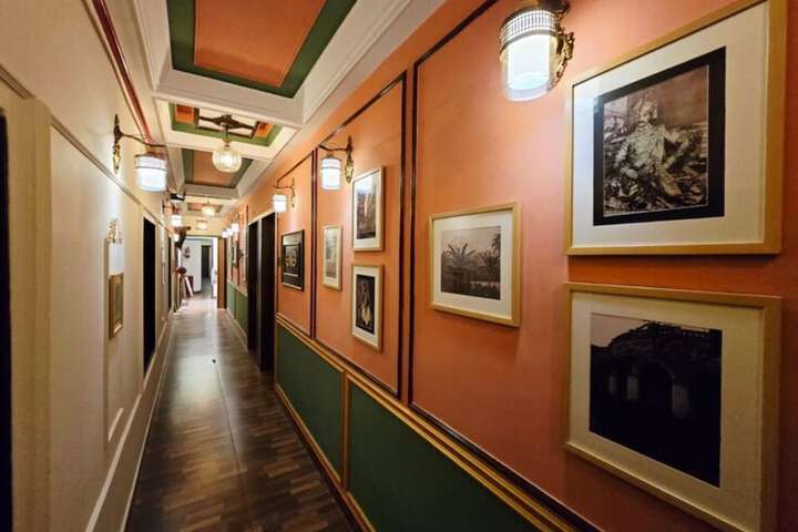 Entrance & Lobby