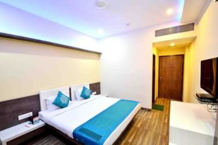 Room 8 of 20