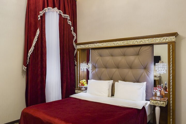 Room 4 of 49