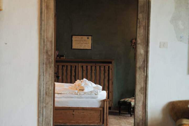 Room 7 of 24