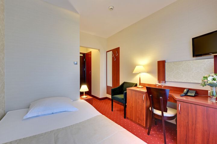 Room 7 of 70