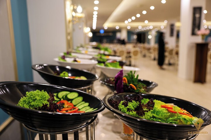 Dining 42 of 46