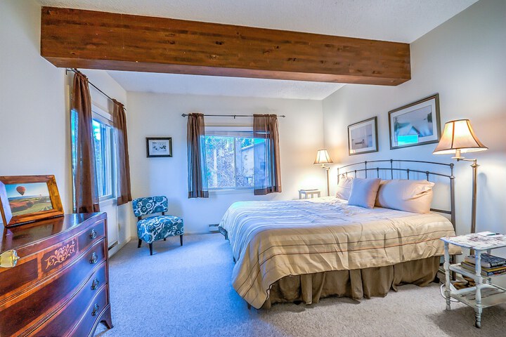 Room 4 of 172