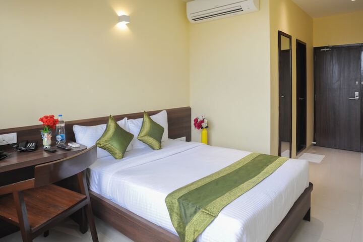 Room 8 of 26