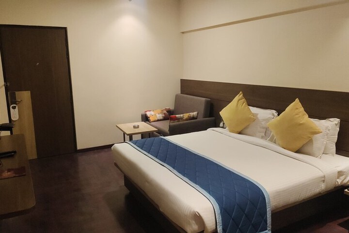 Room 2 of 26