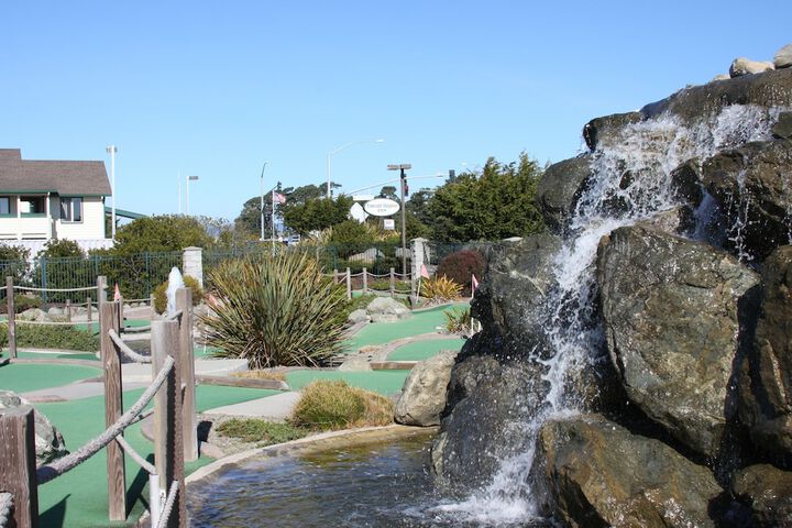 Mini-golf