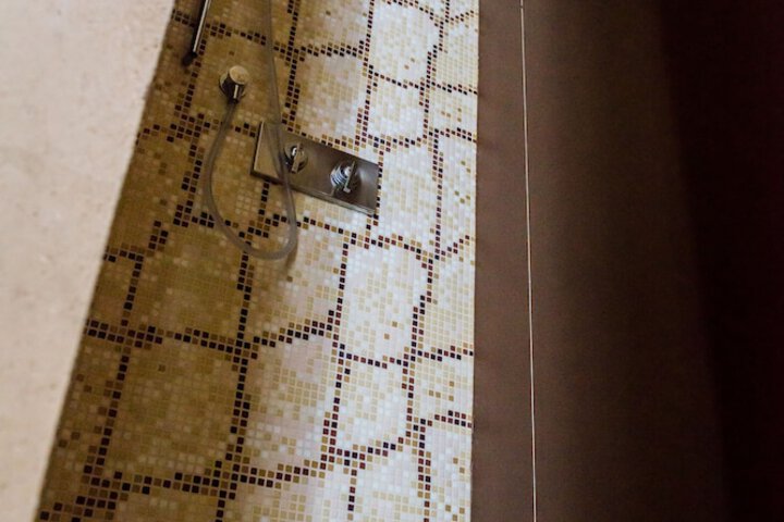 Room 49 of 92