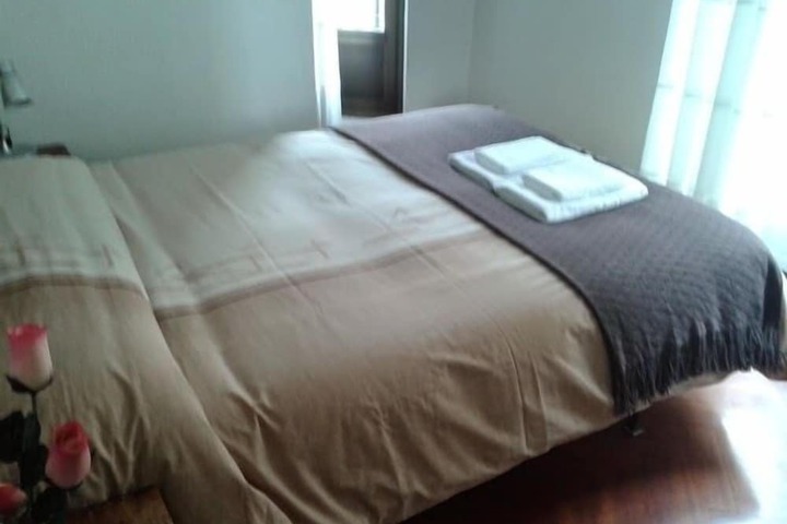 Room 4 of 32