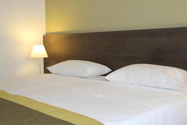 Room 8 of 49