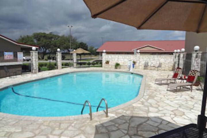 SureStay Plus Hotel by Best Western Beeville