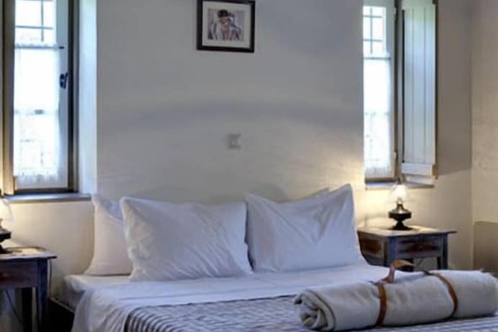 Room 4 of 33