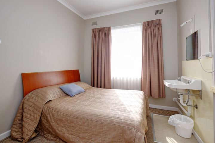 Room 3 of 38