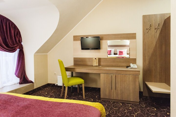 Room 26 of 48