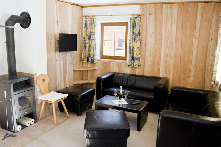 Room 7 of 18