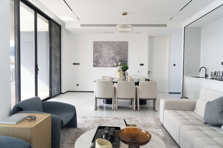 Room 27 of 163