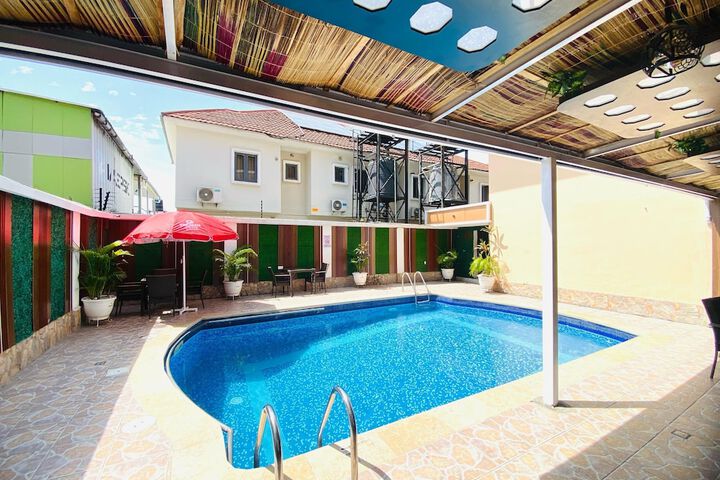 Pool 18 of 28