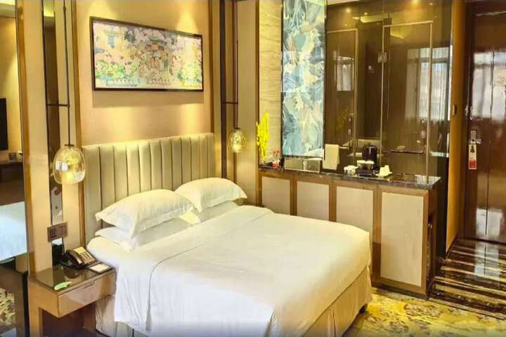 Room 27 of 51