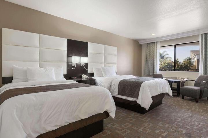 2 Double Beds (2 of 6)
