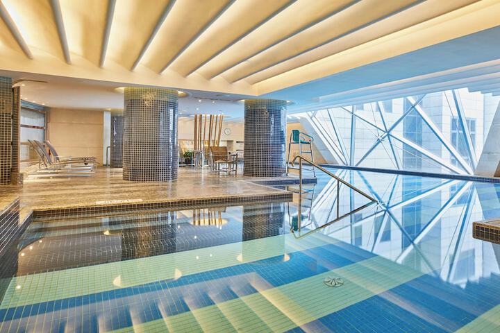 Pool 60 of 132