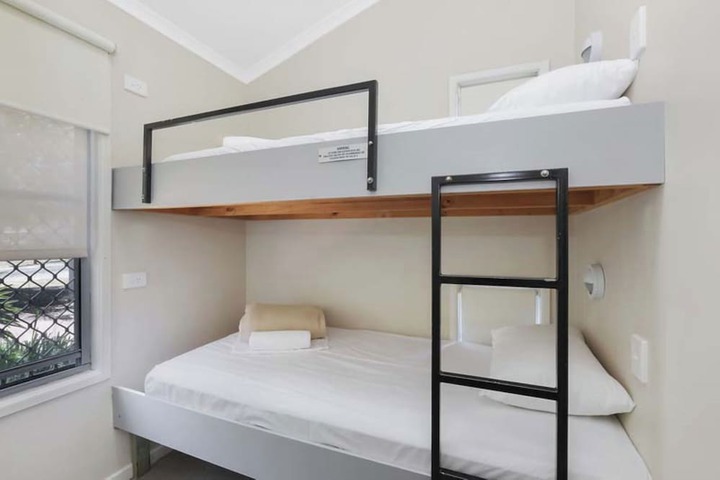 Room 3 of 60